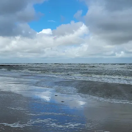 Apartament With Sea View And Panoramic View In Bredene